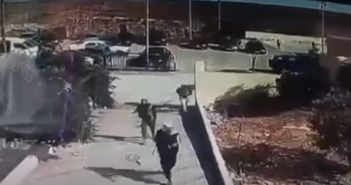 Imagen de cámara de seguridad relacionada con el ataque a una iglesia en Karak, Jordania, en octubre de 2026.